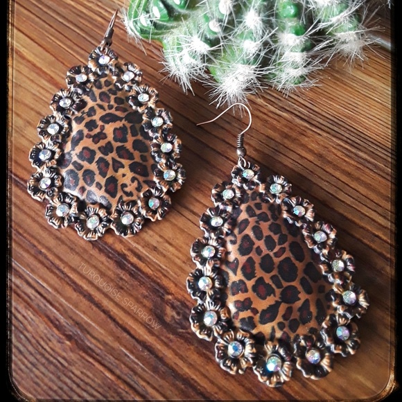 Leopard Teardrop Earrings - Picture 1 of 1